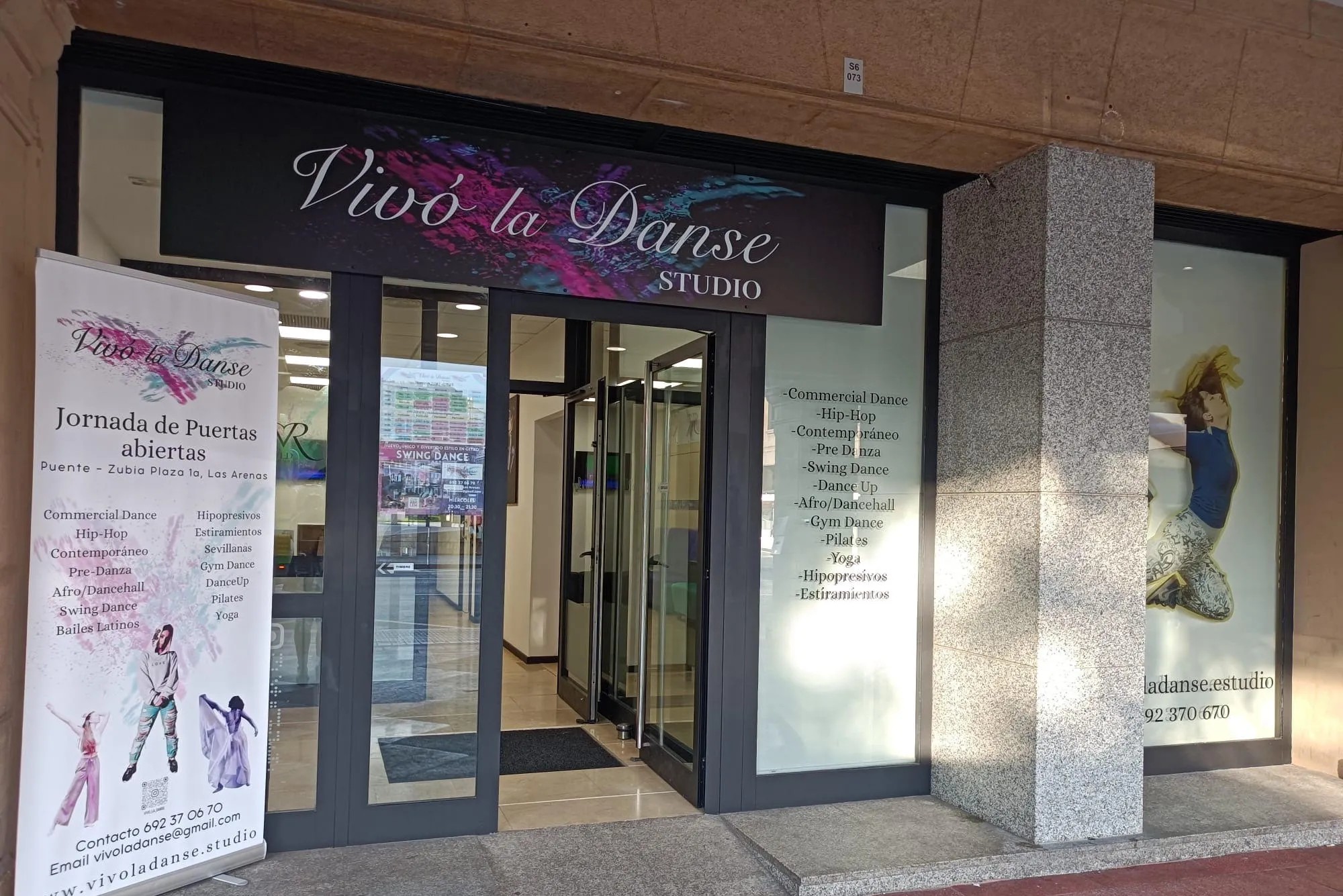 Fachada y entrada de Vivó la Danse Studio